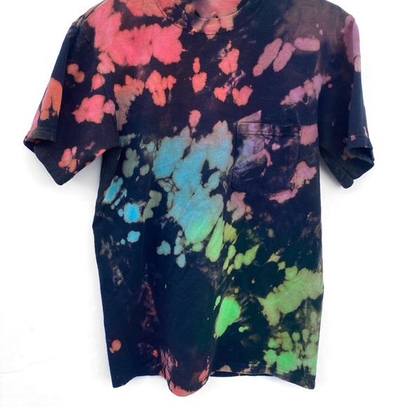 Rainbow pocket tee custom tie dye - Picture 2 of 2